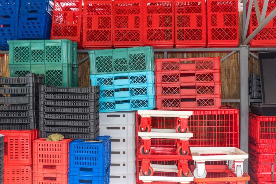 Foldable crates